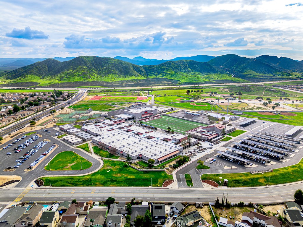 4680 Birchleaf Lane Hemet, CA 92545 - Photo 34 of 34 a view of a city with an ocean