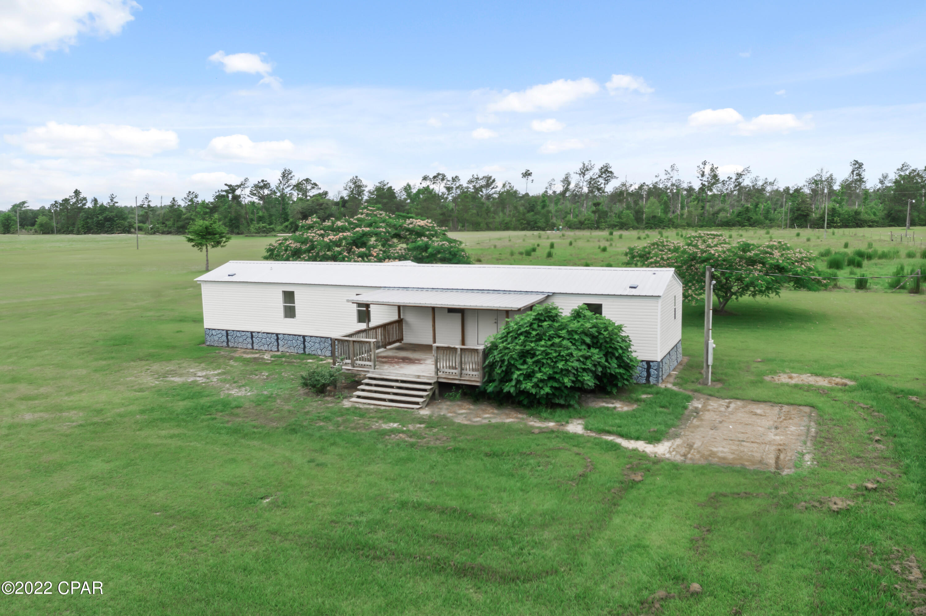 702 Ocheesee Landing Road Grand Ridge, FL 32442 - Photo 12 of 27 Gallery Image 12