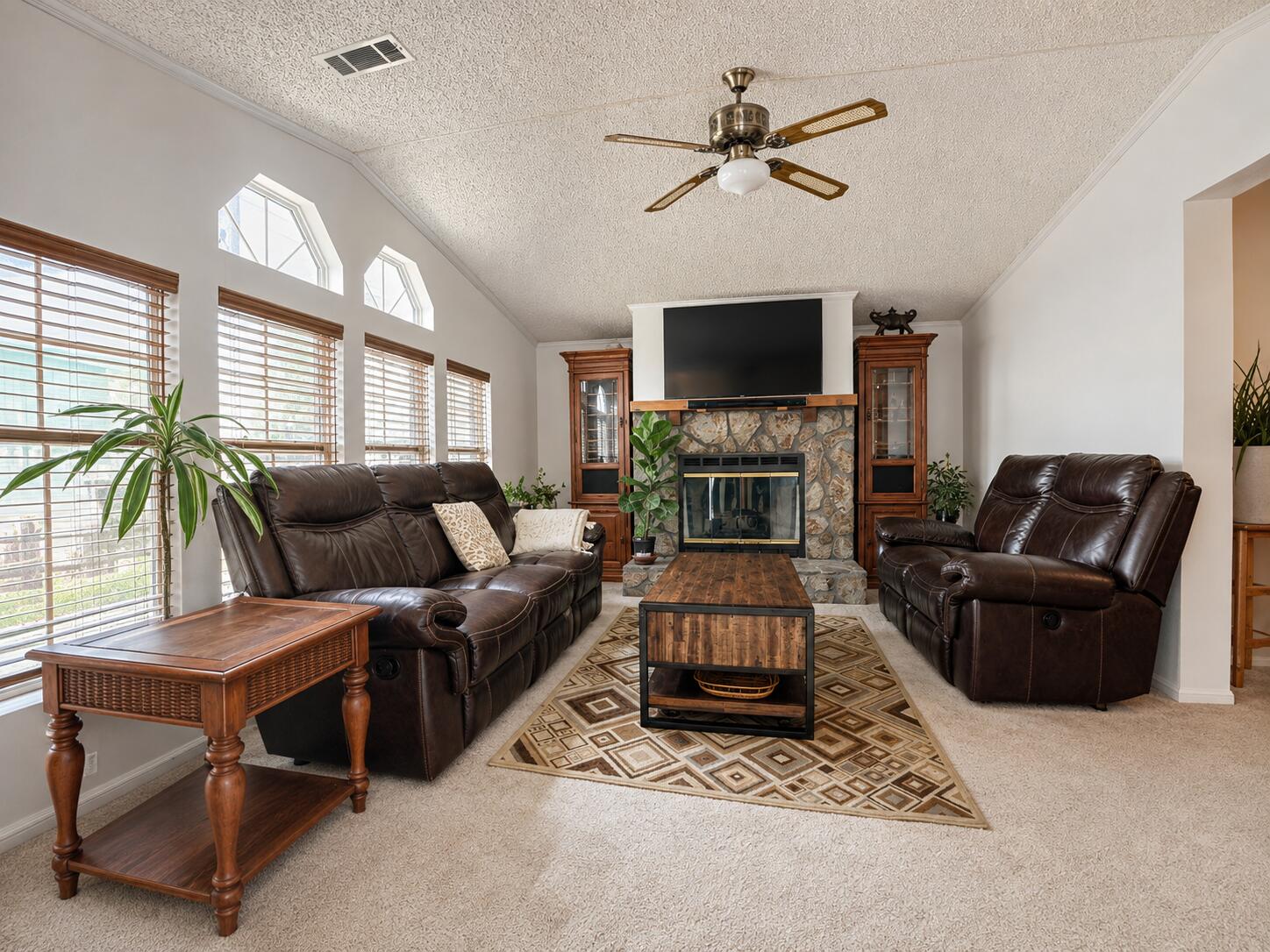143 Anchor Road Freeport, FL 32439 - Photo 7 of 32 Family room 1