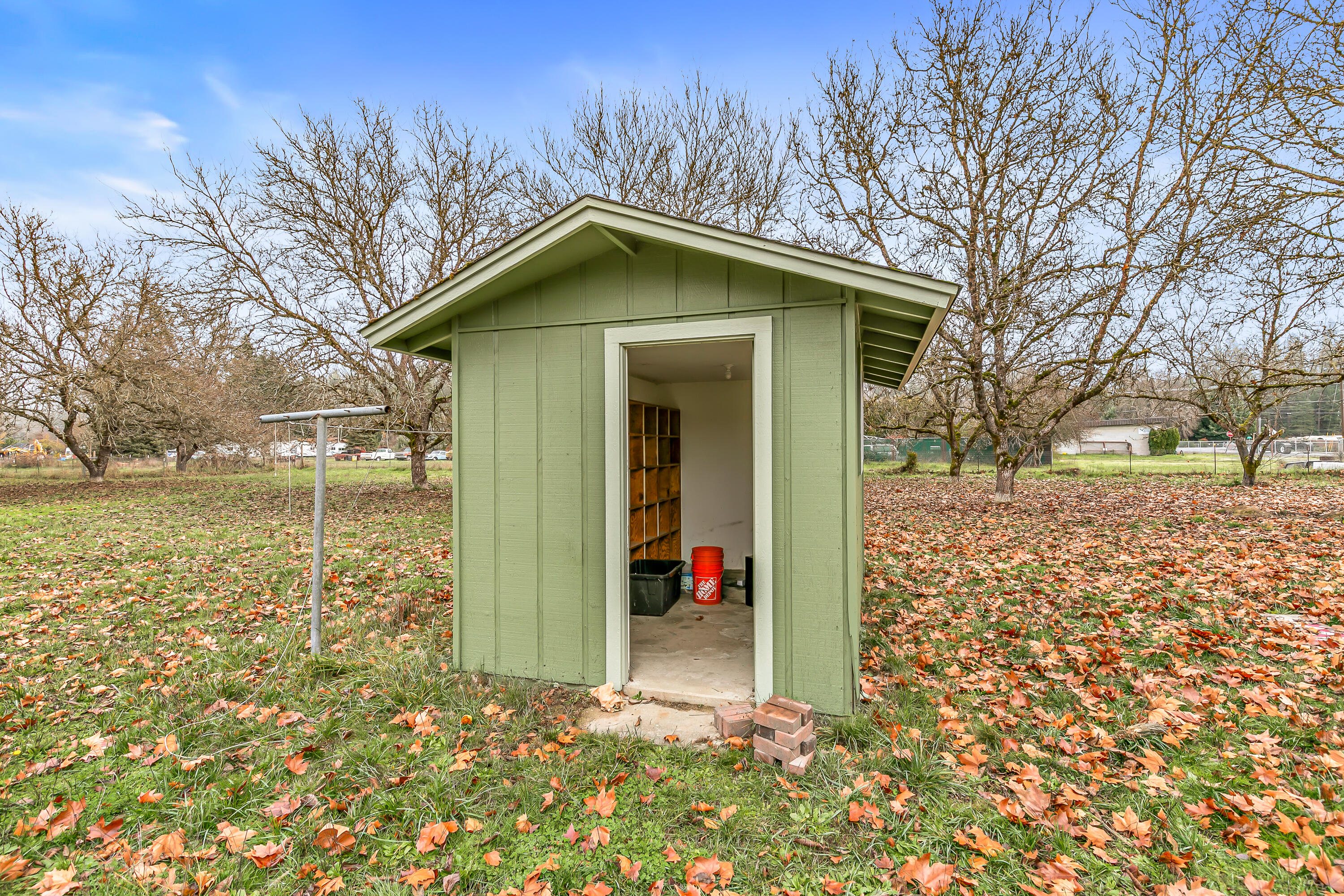 100 Minthorne Road Rogue River, OR 97537 - Photo 13 of 40 Well House
