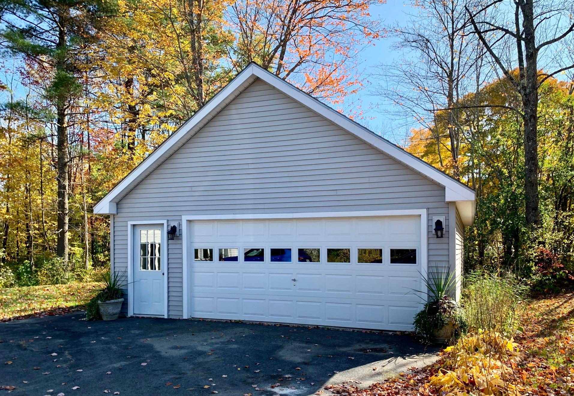 272 Middle Road Oakland, ME 04963 - Photo 3 of 30 Garage