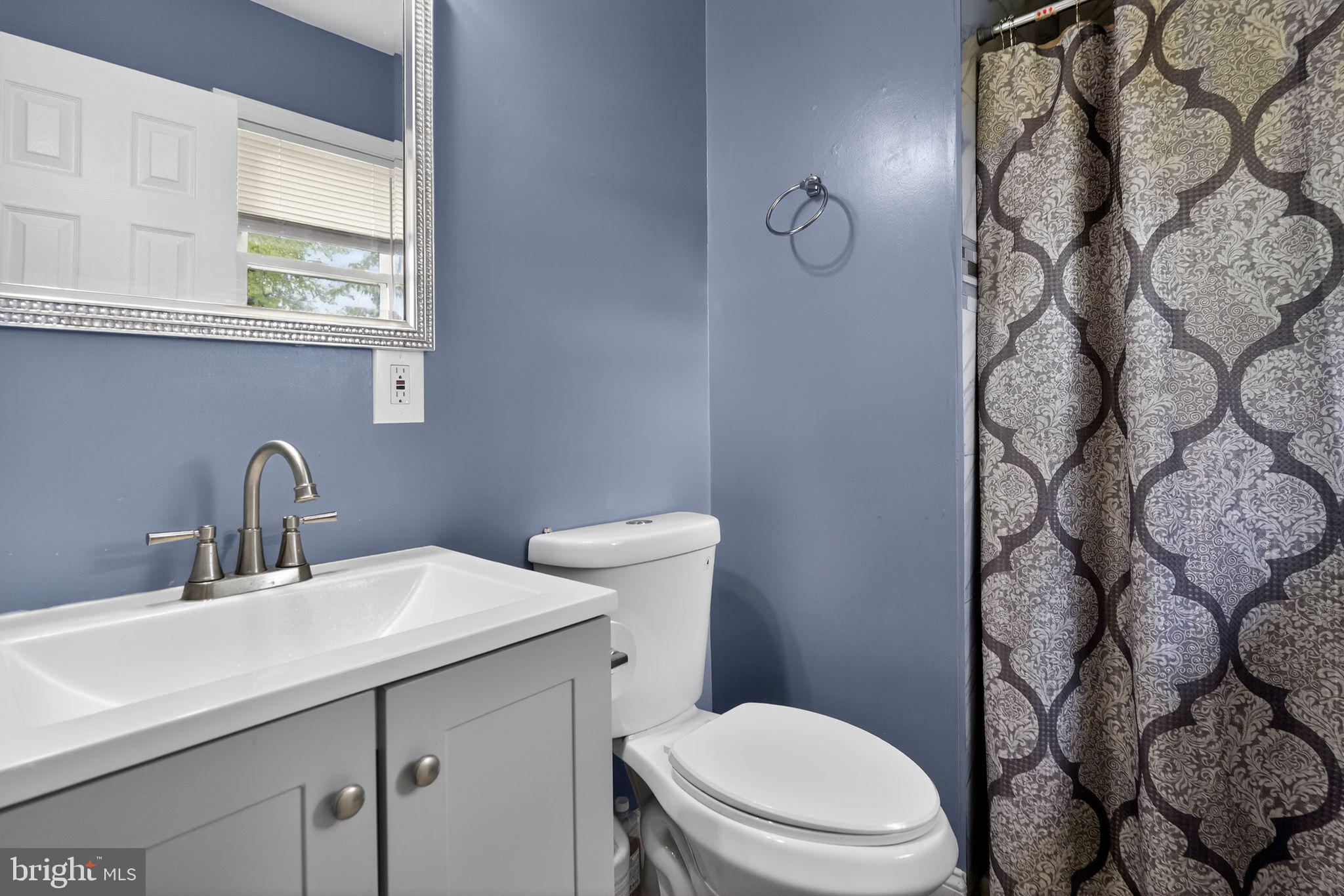 2608 Kingsway Road Fort Washington, MD 20744 - Photo 18 of 31 Charming bathroom with modern accents.