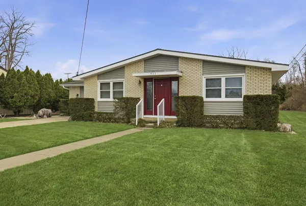 $600,000 | 911 West Water Street, New Buffalo, MI 49117