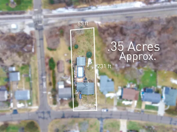 $600,000 | 911 West Water Street, New Buffalo, MI 49117