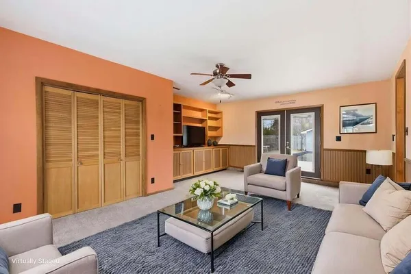 $600,000 | 911 West Water Street, New Buffalo, MI 49117