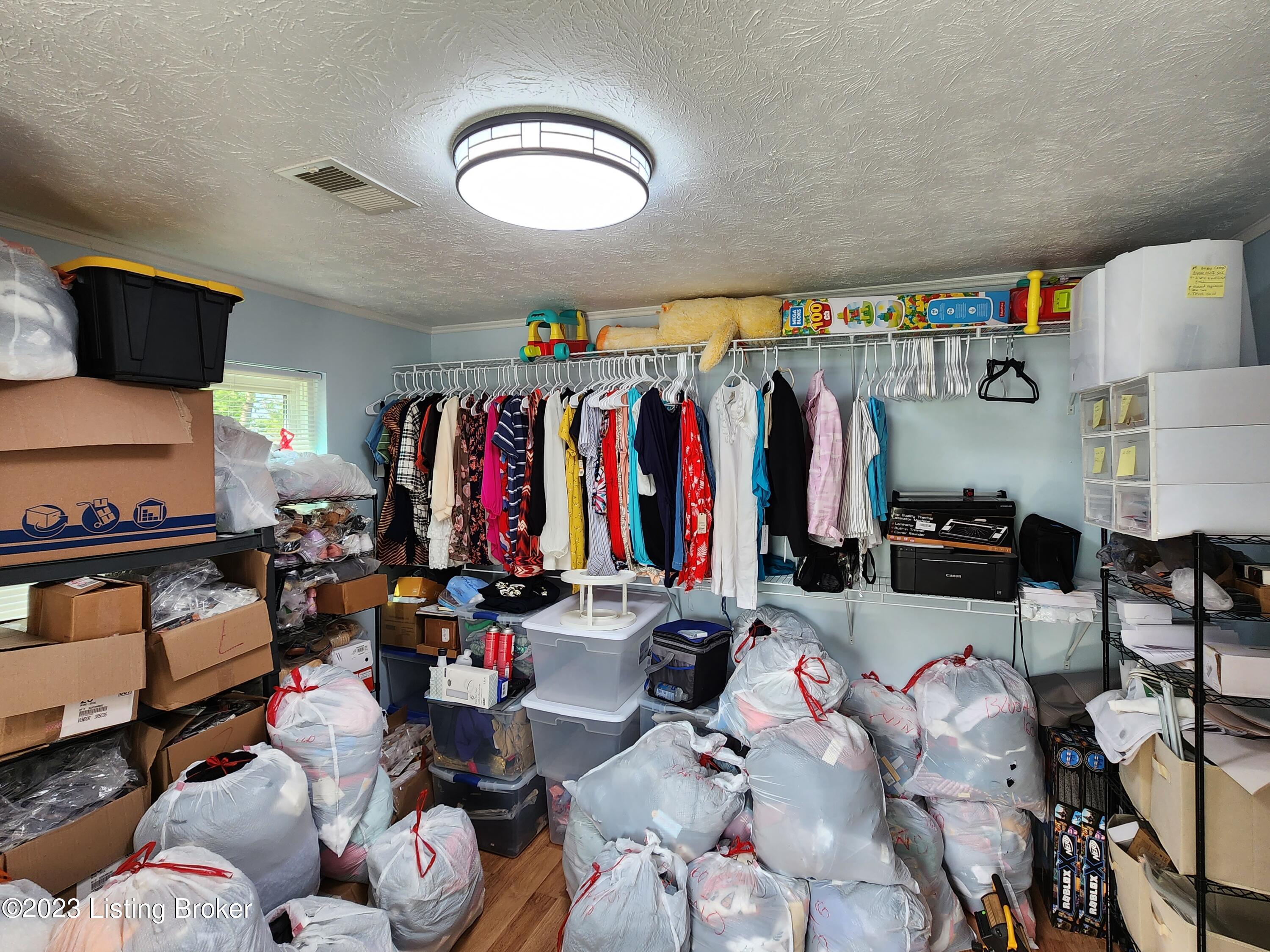 280 East Blue Jay Road Louisville, KY 40229 - Photo 14 of 30 20230505_181445
