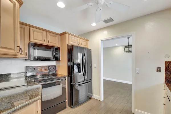 $2,700 | 2757 Northeast 29th Avenue, Unit 4, Lighthouse Point, FL 33064