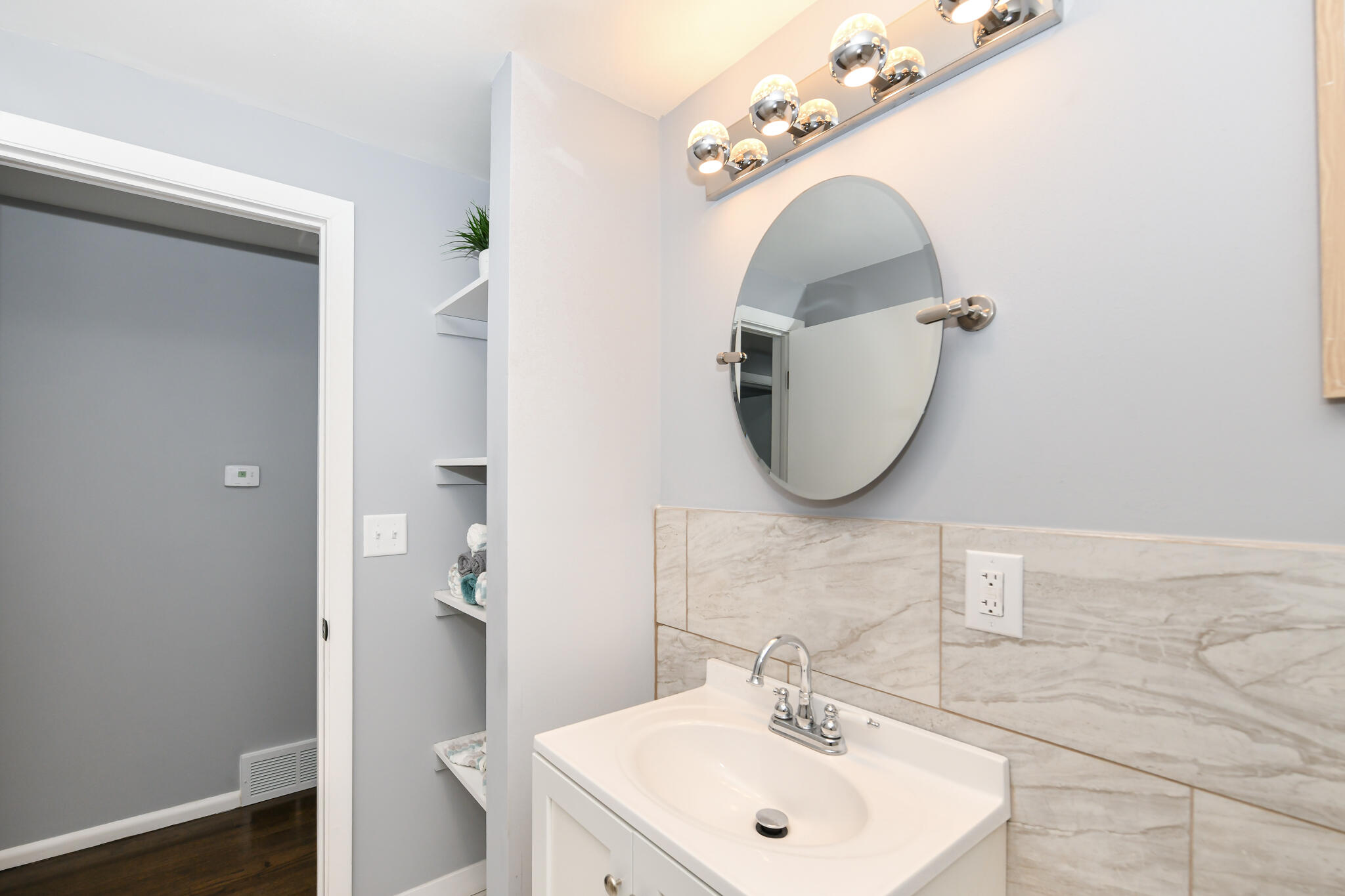 5957 North 64th Street Milwaukee, WI 53218 - Photo 28 of 33 Upper Bathroom
