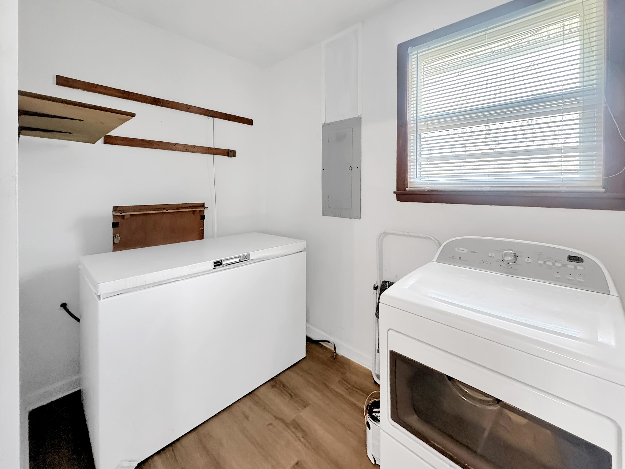 75 Towering Oaks Road Tennessee Ridge, TN 37178 - Photo 10 of 18 a utility room with dryer and washer
