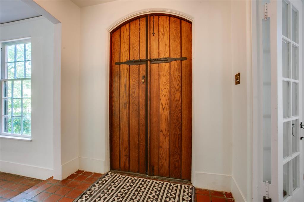 514 South Ravinia Drive Dallas, TX 75211 - Photo 10 of 40 Gallery Image 10