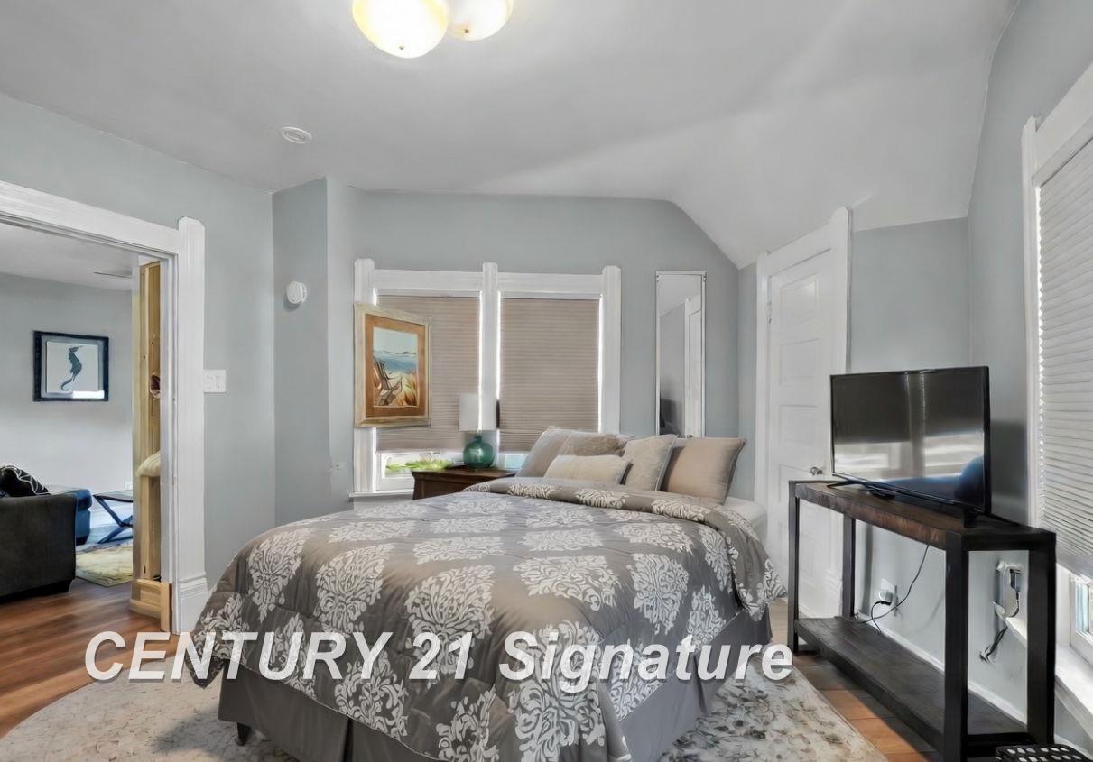 607 West Front Street Traverse City, MI 49684 - Photo 25 of 43