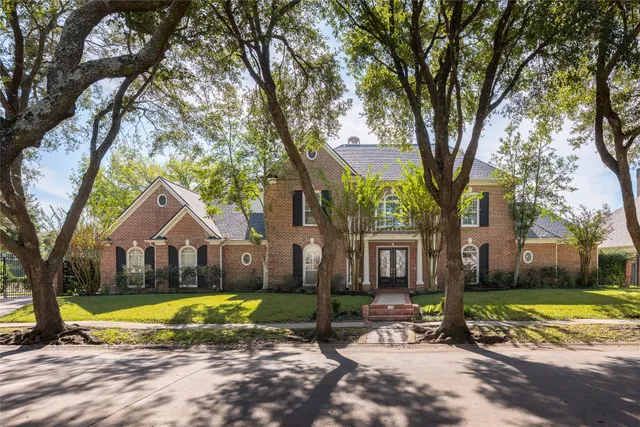 $1,300,000 | 81 The Oval Street, Sugar Land, TX 77479