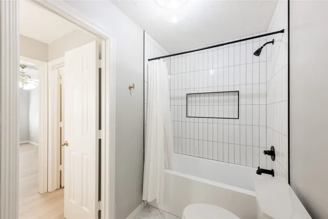 $1,350,000 | 81 The Oval Street, Sugar Land, TX 77479