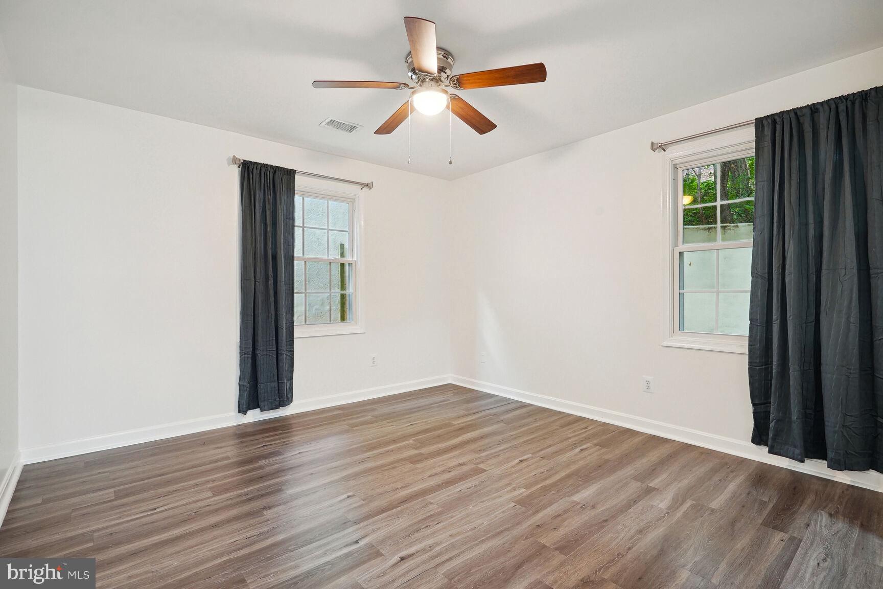 5900 J Prince George Drive, Unit 337 Springfield, VA 22152 - Photo 8 of 16 Primary Bedroom