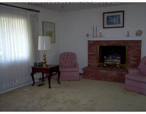 1822 Huber Road Charleston, WV 25314 - Photo 3 of 8 Living Room.