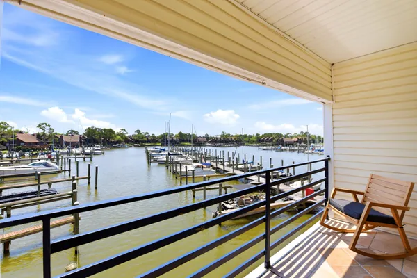 $170,000 | 793 Davis Road, Unit 113, League City, TX 77573