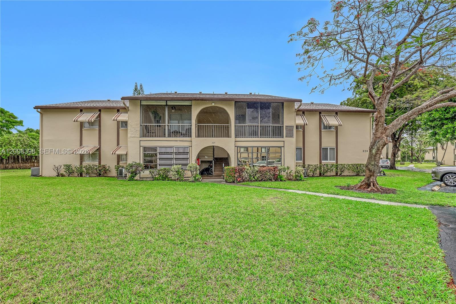 325 Pine Ridge Circle, Unit D1 Greenacres, FL 33463 - Photo 17 of 47