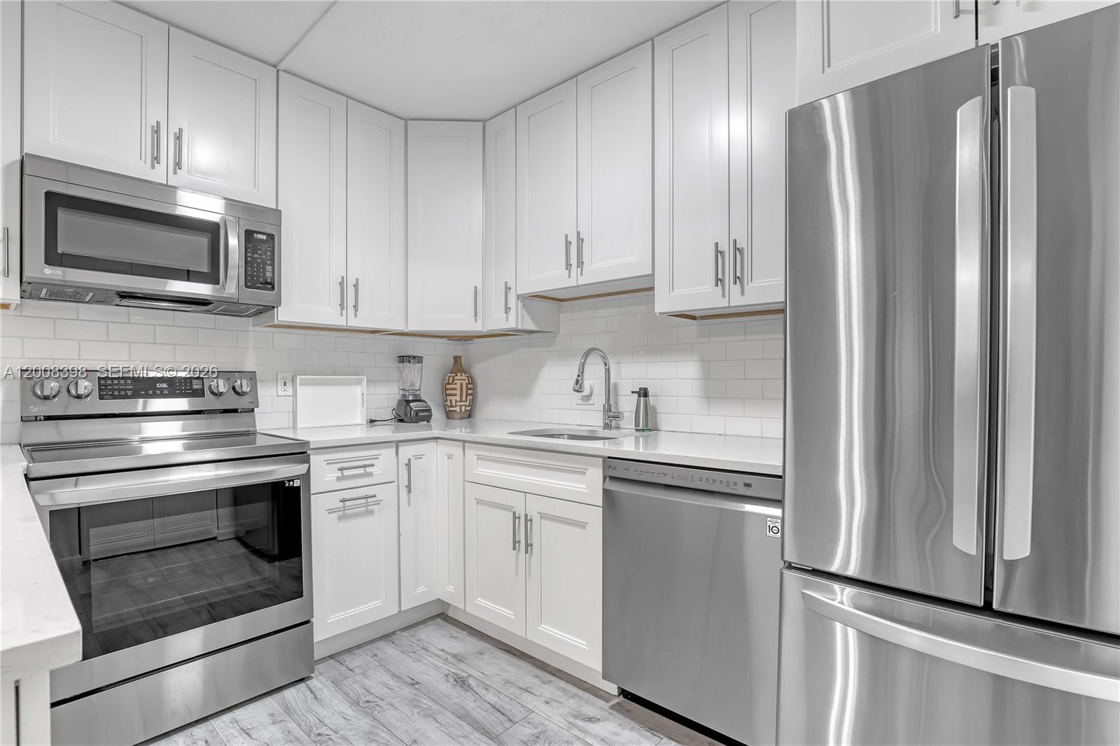 325 Pine Ridge Circle, Unit D1 Greenacres, FL 33463 - Photo 27 of 47