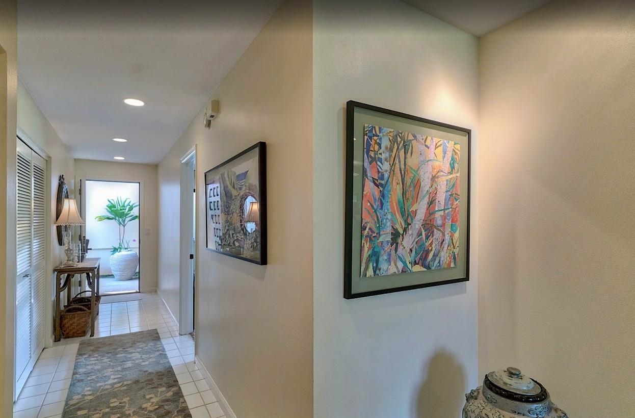 2777 South Kihei Road, Unit D109 Kihei, HI 96753 - Photo 25 of 50 a view of a hallway with workspace