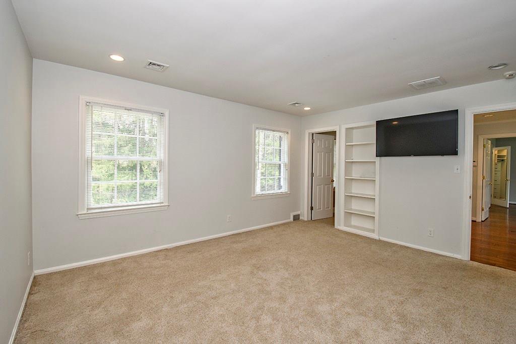 118 Field Club Road Pittsburgh, PA 15238 - Photo 22 of 25 4th bedroom and full bath and large closet