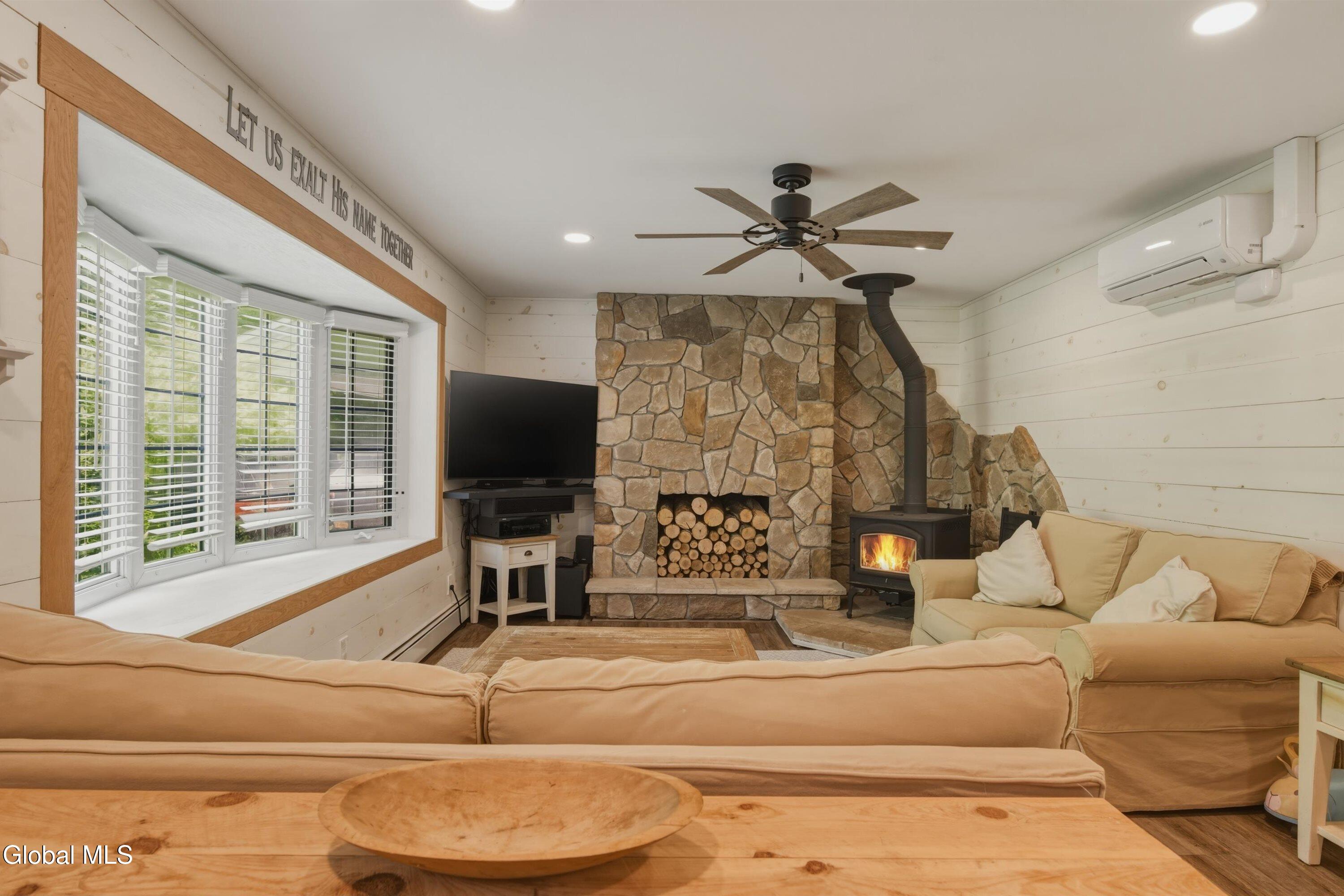 704 Tanner Road Clifton Park, NY 12065 - Photo 7 of 40 5