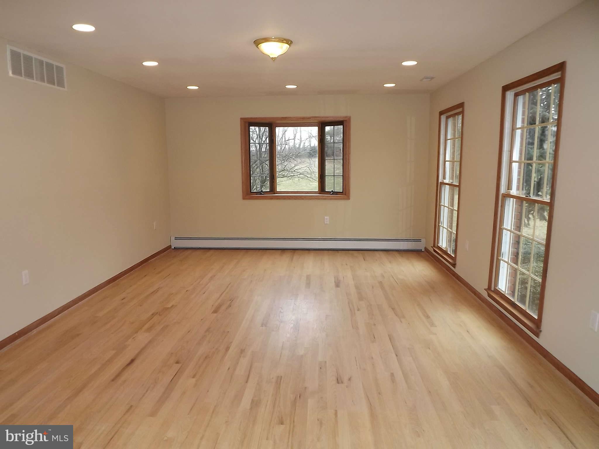 2736 Sharon Road Forest Hill, MD 21050 - Photo 3 of 30 Living Room