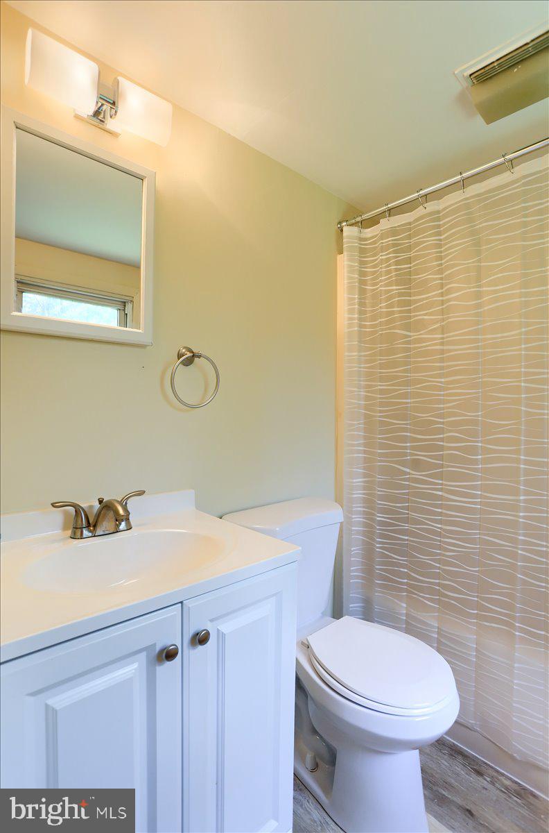 1027 Yocumtown Road Etters, PA 17319 - Photo 43 of 52 Unit 2 Bathroom