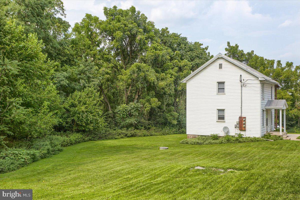 1027 Yocumtown Road Etters, PA 17319 - Photo 6 of 52 Side Yard