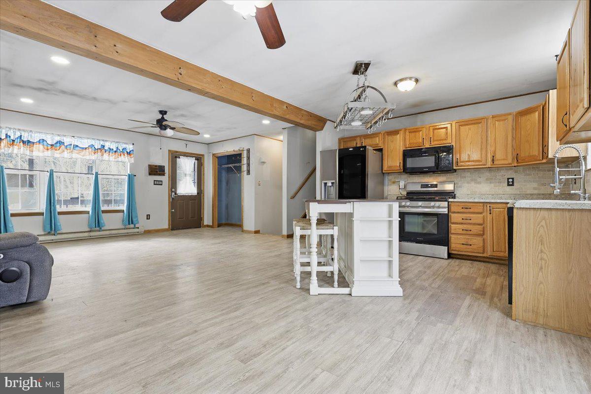 199 Magic Mountain Road Henryville, PA 18332 - Photo 13 of 61 Eat-in Kitchen open concept