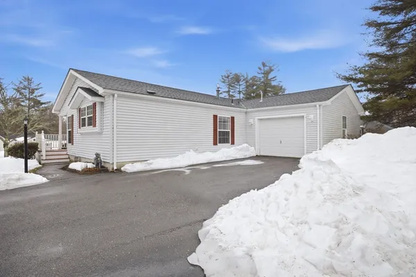 $379,900 | 402 Blueberry Circle, Middleboro, MA 02346