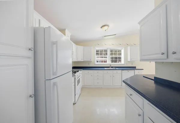 $379,900 | 402 Blueberry Circle, Middleboro, MA 02346