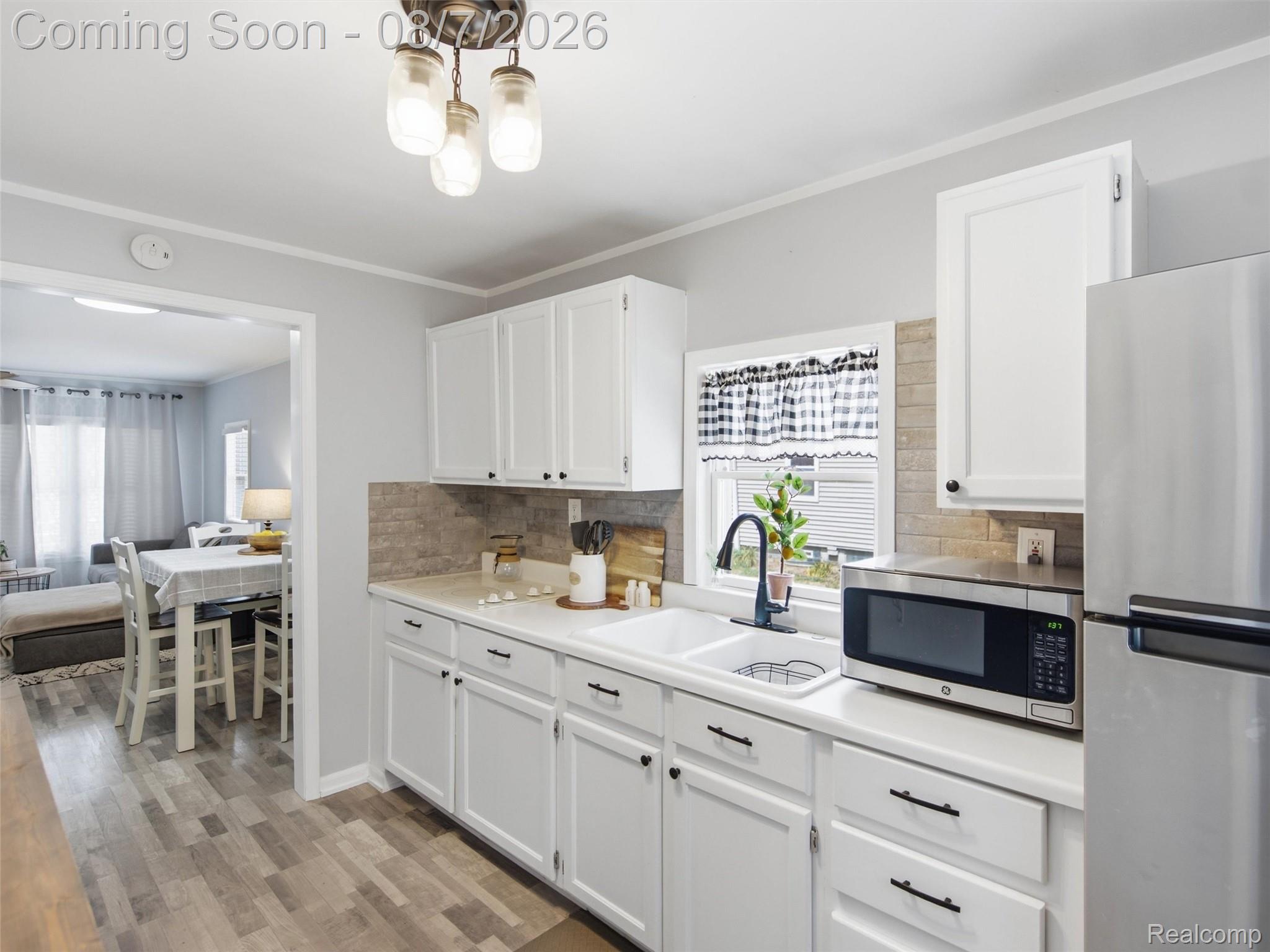 3077 York Road Rochester, MI 48309 - Photo 15 of 48 24-DSC08316.jpg