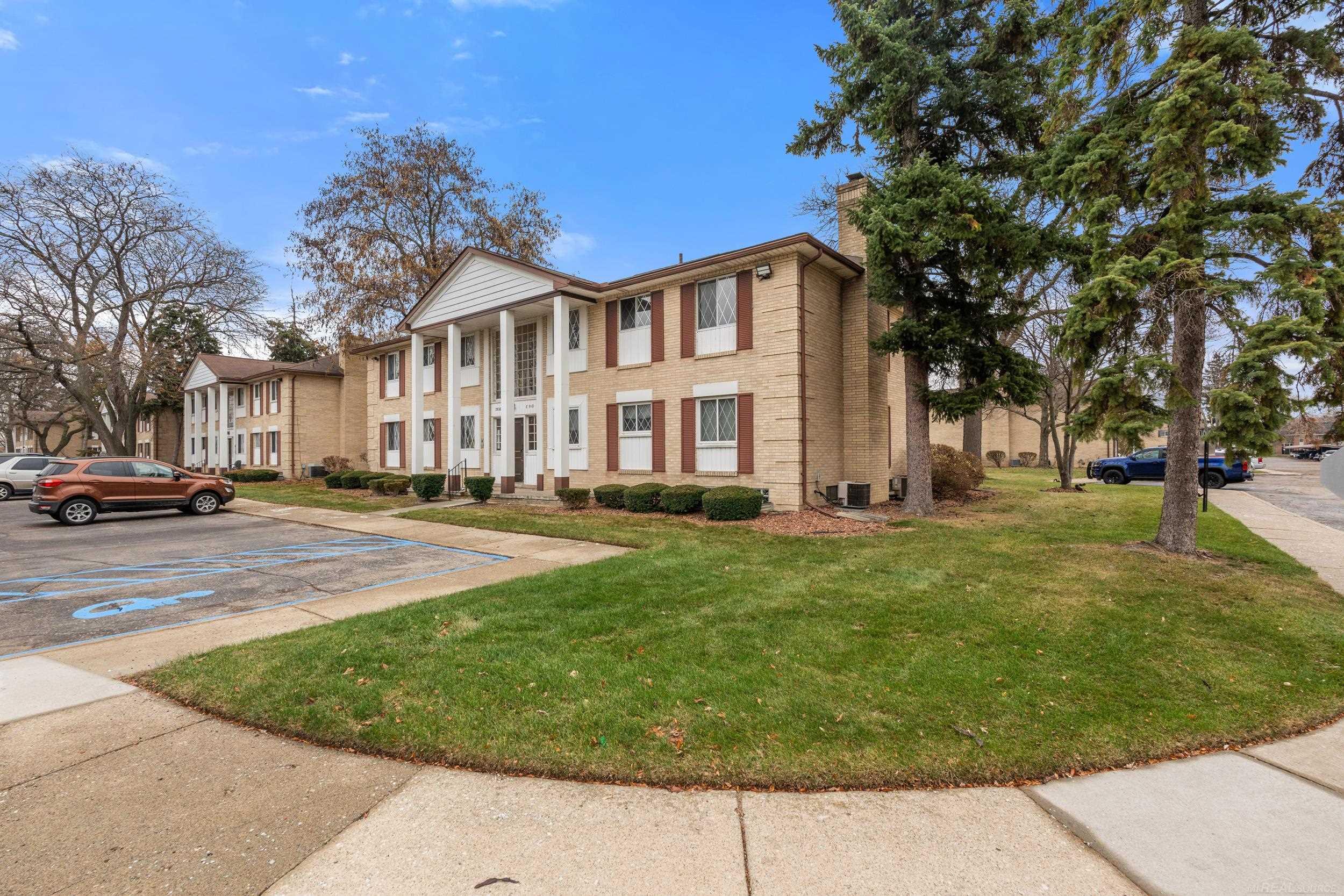 29265 Hayes Road Warren, MI 48088 - Photo 2 of 29