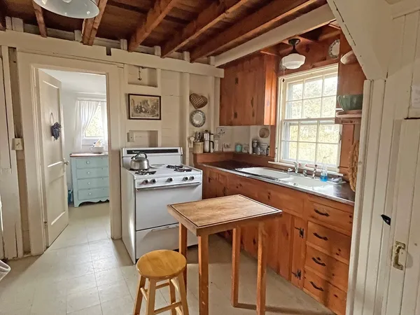 $1,850 | 26 Antassawamock Road, Unit SUMMER, Mattapoisett, MA 02739