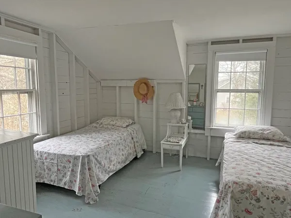 $1,850 | 26 Antassawamock Road, Unit SUMMER, Mattapoisett, MA 02739