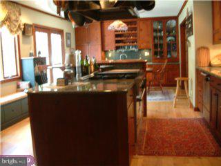 1097 Lavera Road Warminster, PA 18974 - Photo 3 of 5 Gallery Image 3