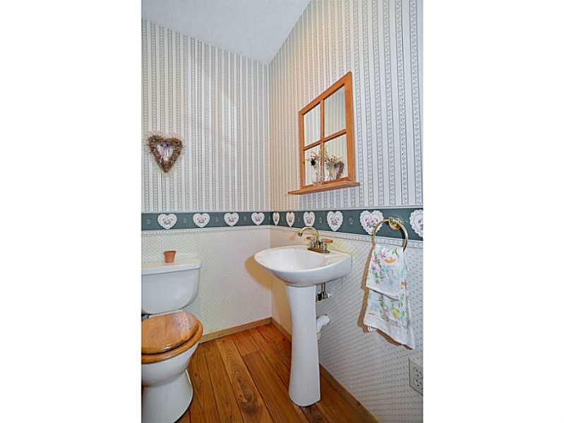 37 Nickolay Road Avella, PA 15312 - Photo 8 of 25 Full Bath.