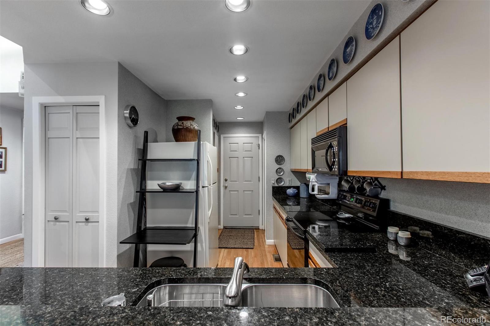 708 Ridgeside Drive Golden, CO 80401 - Photo 13 of 35 Gallery Image 13