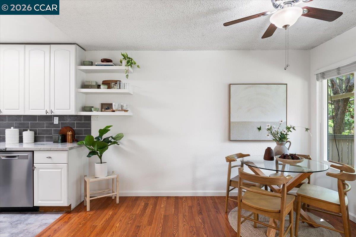 2716 Oak Road, Unit 95 Walnut Creek, CA 94597 - Photo 3 of 37