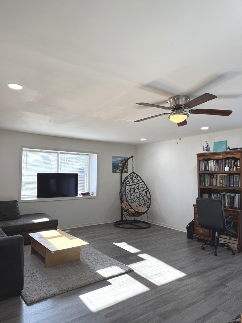 189 Delmar Drive Bolingbrook, IL 60440 - Photo 4 of 15