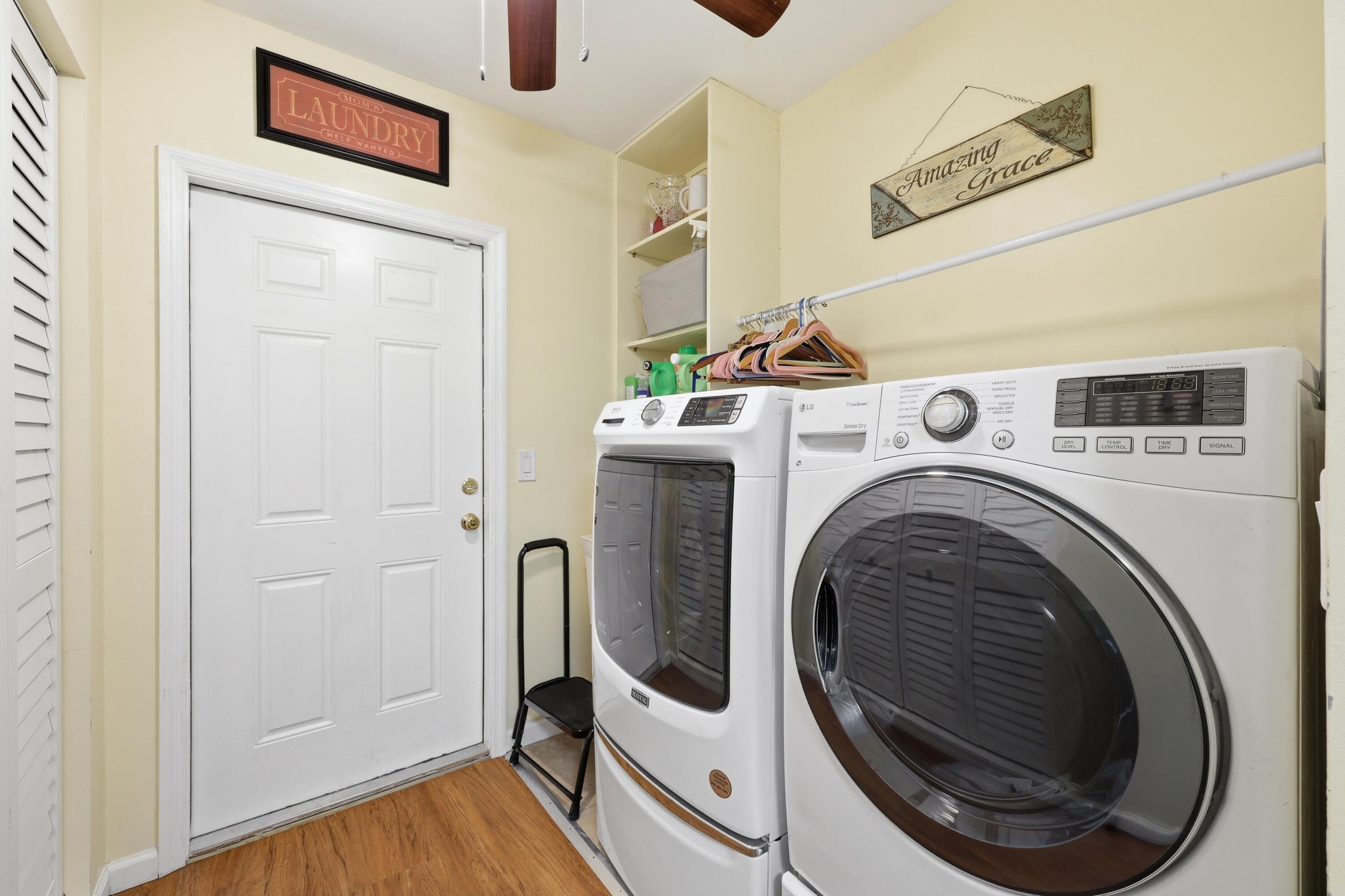 305 Circle East Jupiter, FL 33458 - Photo 23 of 36 Laundry Room