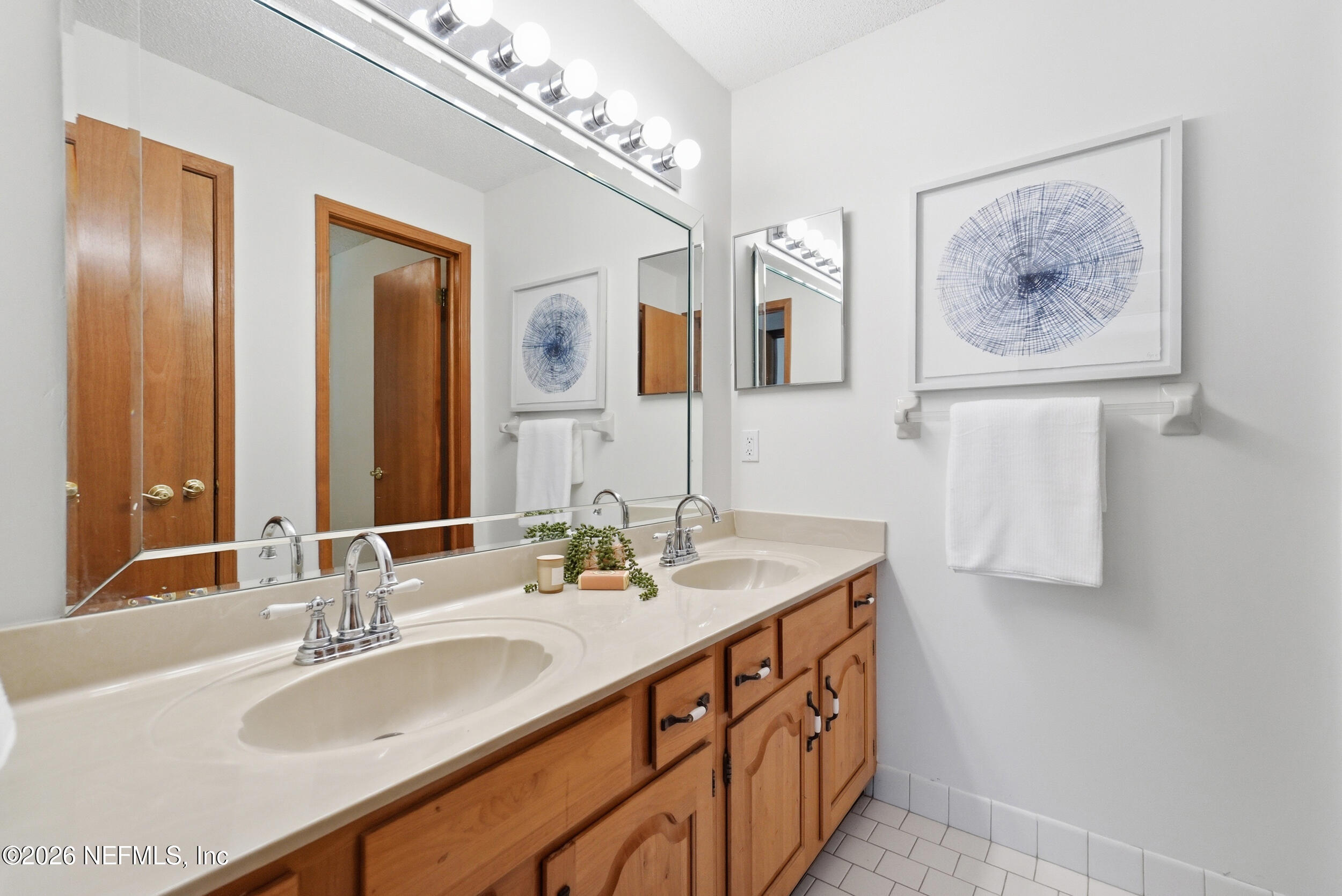 2334 Beachcomber Trail Atlantic Beach, FL 32233 - Photo 21 of 32 Hall Bathroom