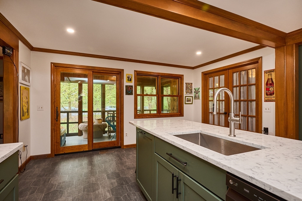 37 Harris Street Amherst, MA 01002 - Photo 13 of 40
