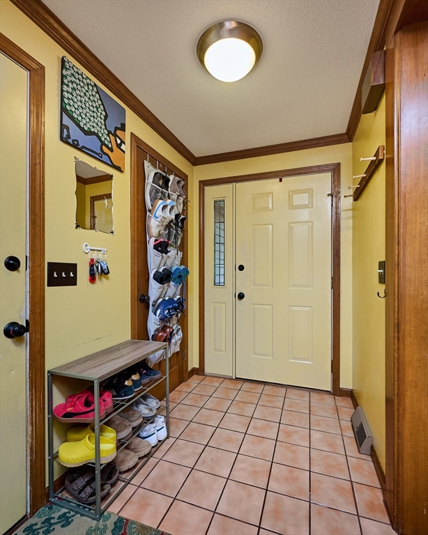 37 Harris Street Amherst, MA 01002 - Photo 3 of 40