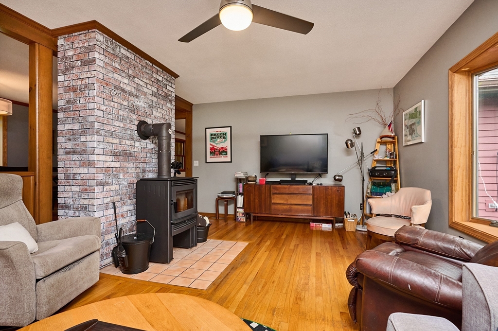 37 Harris Street Amherst, MA 01002 - Photo 6 of 40