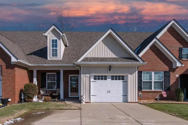 $299,900 | 217 Hillcrest Drive, Clarksville, TN 37043