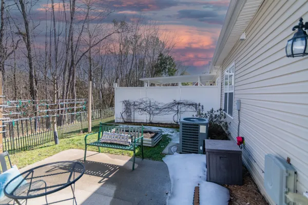 $269,900 | 217 Hillcrest Drive, Clarksville, TN 37043