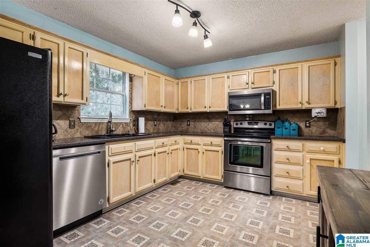104 Ashford Lane Alabaster, AL 35007 - Photo 10 of 28
