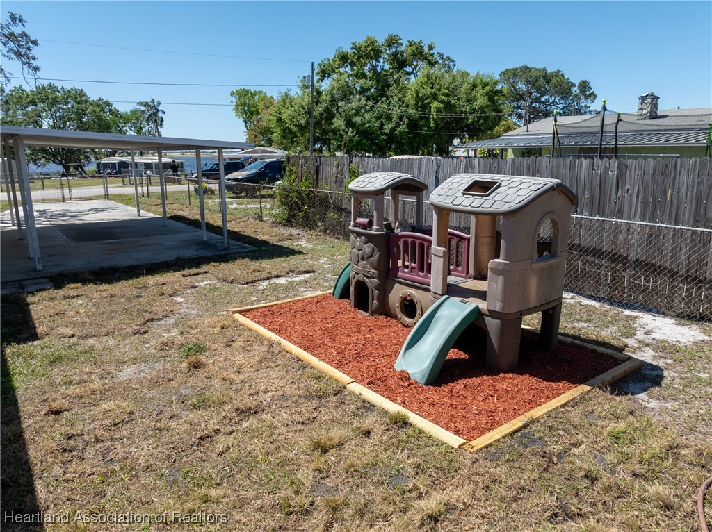 1961 Shore Road Avon Park, FL 33825 - Photo 12 of 37 Gallery Image 12