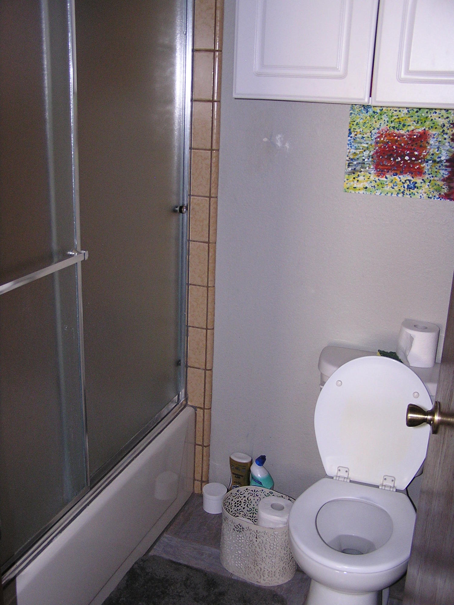 211 Ridgetop Drive, Unit 212 Redding, CA 96003 - Photo 8 of 12 Master Bath